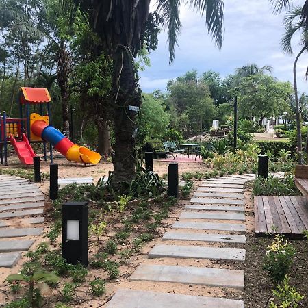Sunshine Beach Condotel By Lux Na Chom Thian Ngoại thất bức ảnh